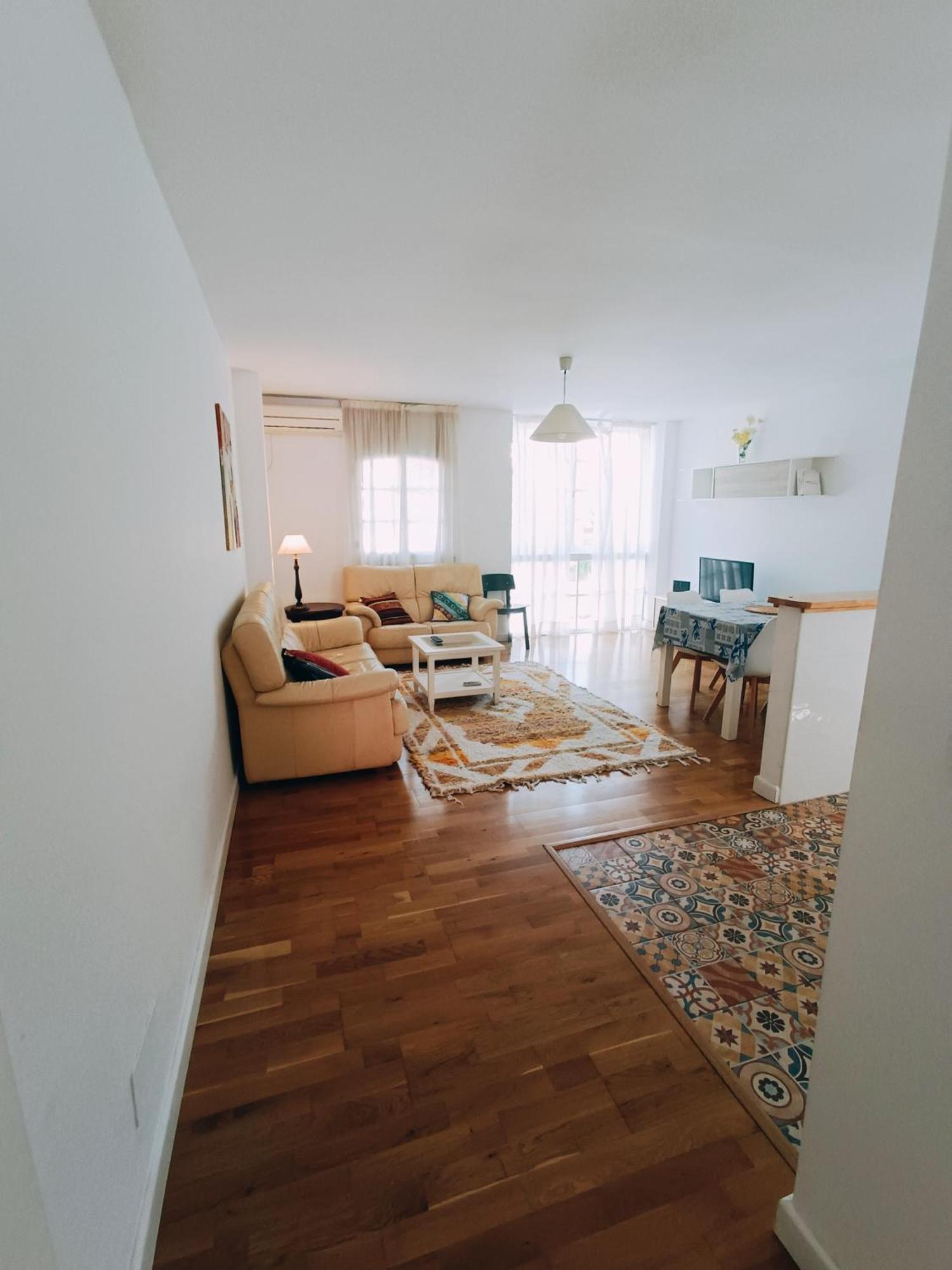 Bolivia Beach Apartments มาลากา ภายนอก รูปภาพ